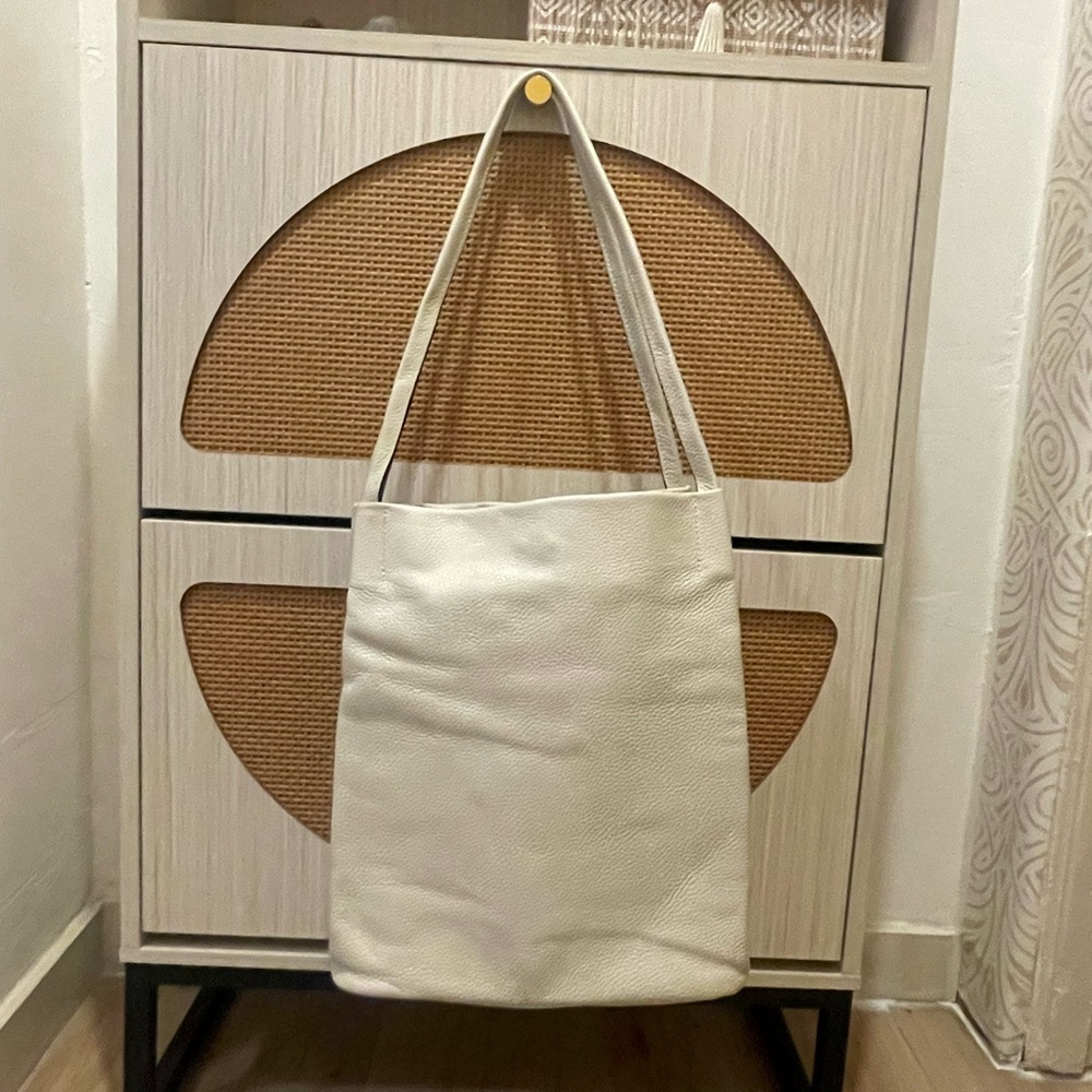 Minimal White Leather Shoulder Bag - Unbranded